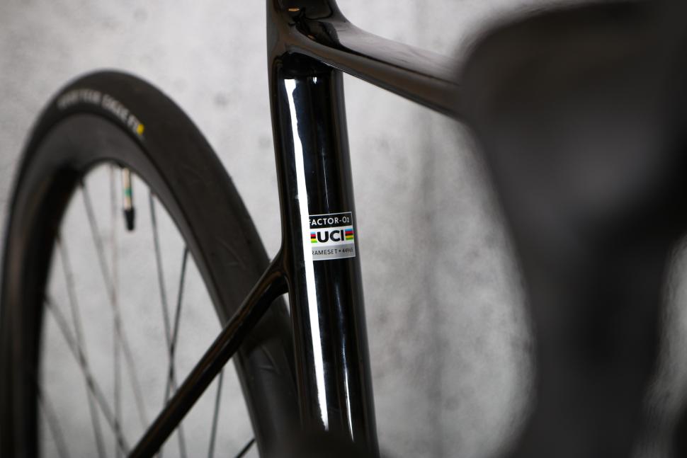 2023 Factor O2 VAM - UCI sticker.jpg