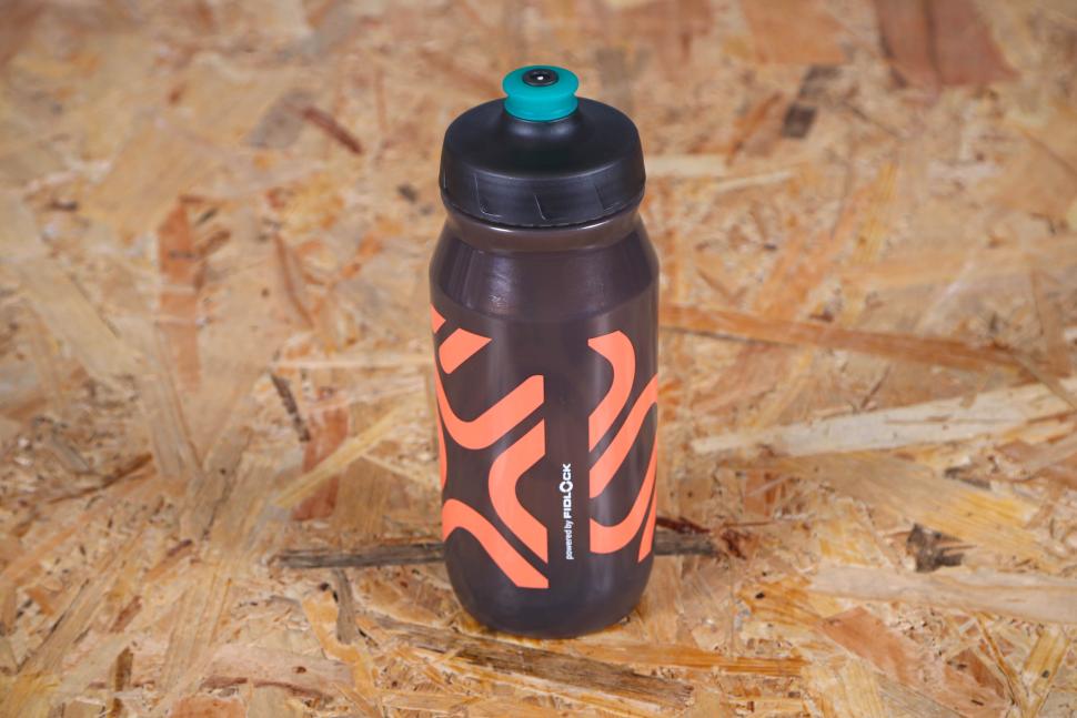 2023 Fidlock Fidguard Bottle 600 - 2.jpg