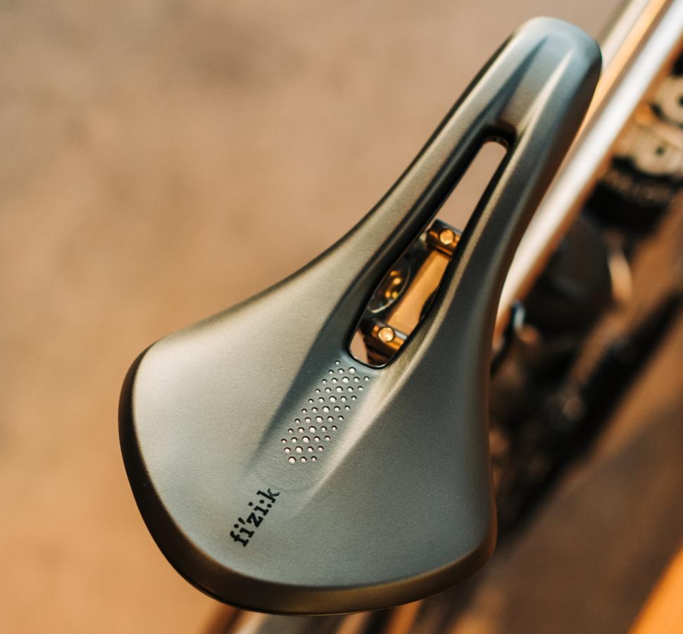 2023 Fizik Tempo Aliante saddle - 1