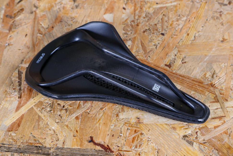 2023 Fizik Vento Argo 00 Adaptive - underside.jpg