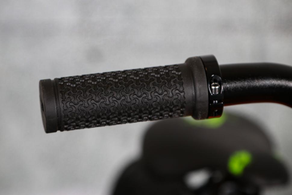 2023 Frog Tadpole balance bike - grip.jpg