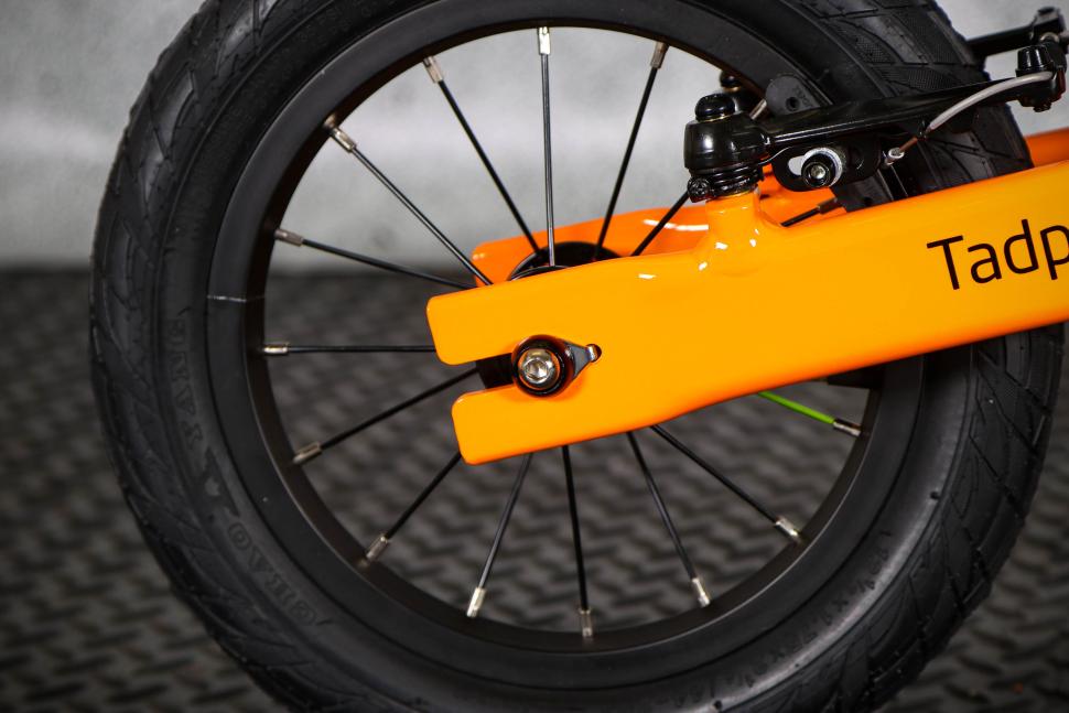 2023 Frog Tadpole balance bike - rear dropout.jpg