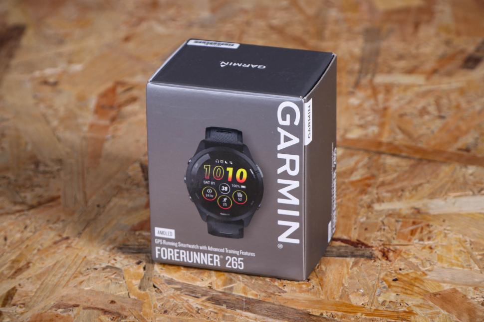 2023 Garmin Forerunner 265 - boxed.jpg