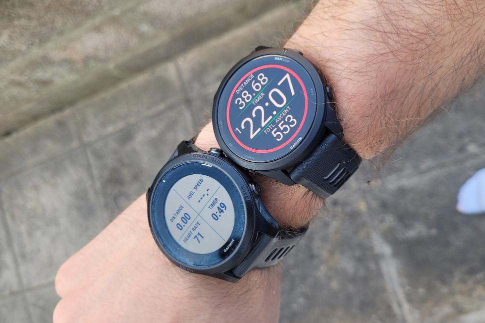 2023 Garmin Forerunner 265_Comparison with 945 lit.jpeg