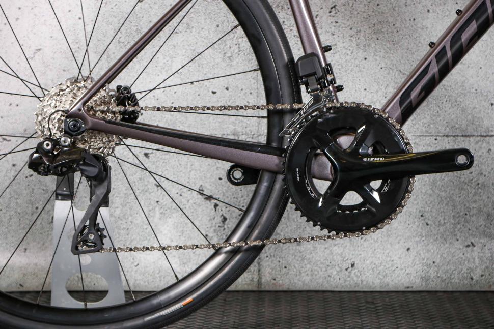 2023 Giant Defy Advanced 1 - drivetrain.jpg
