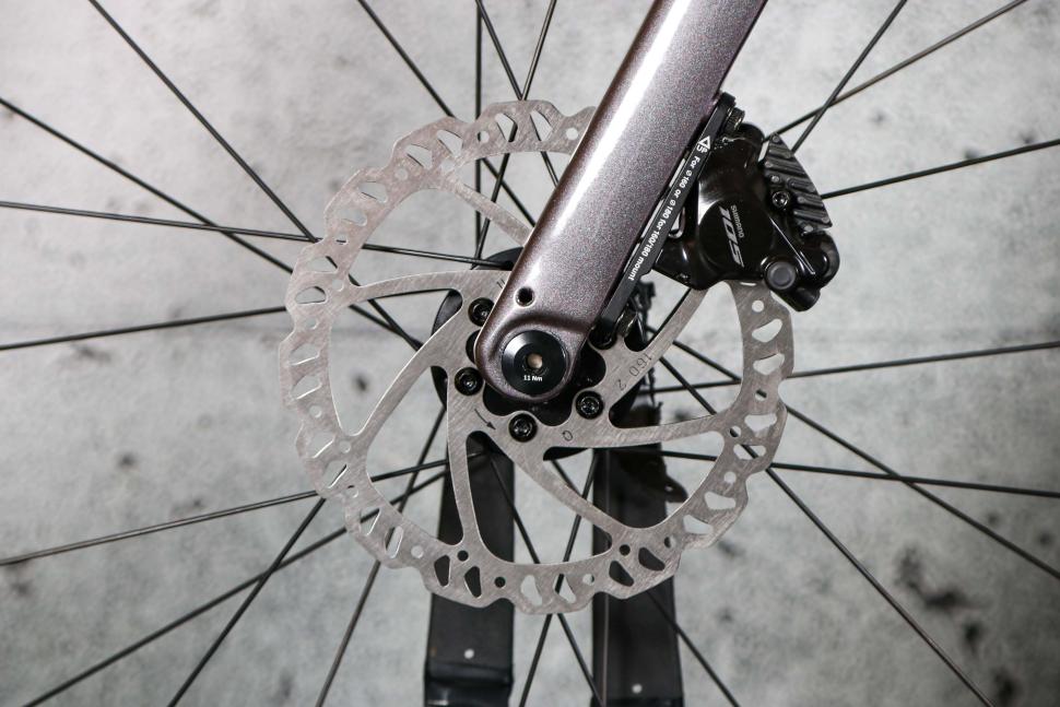 2023 Giant Defy Advanced 1 - front disc brake.jpg