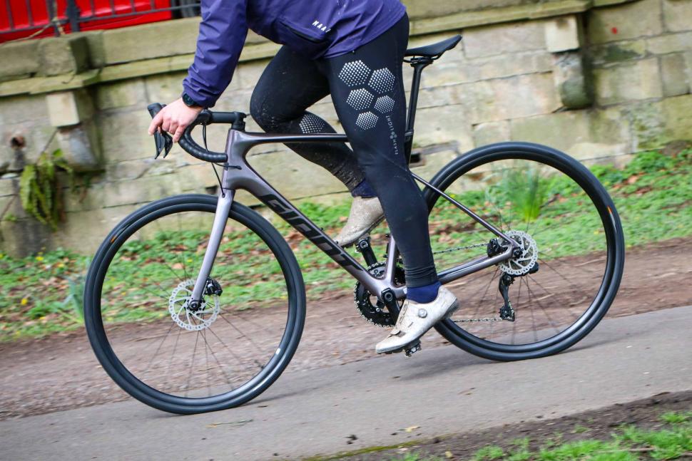 2023 Giant Defy Advanced 1 - riding 2.jpg