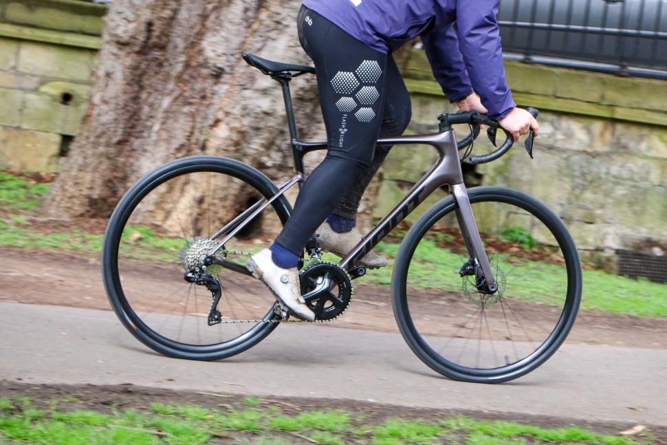 2023 Giant Defy Advanced 1 - riding 5.jpg