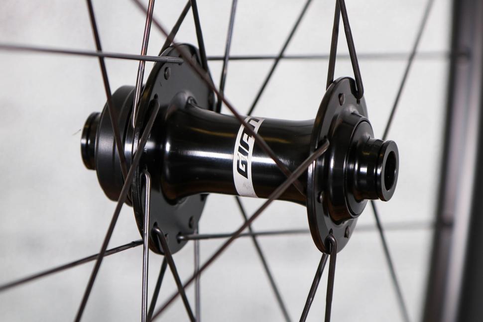 2023 Giant SLR 2 50 Disc WheelSystem - front hub.jpg