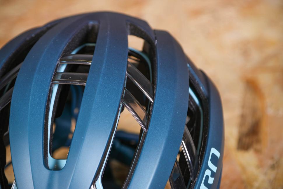 2023 Giro Aries Spherical Helmet - vent detail 1.jpg