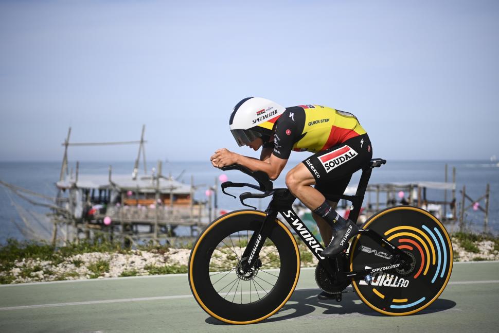2023 Giro Stage 1 Remco Evenepoel - 2 (1)