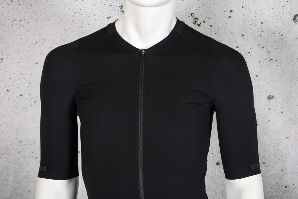 2023 Gore Distance Jersey Mens - chest.jpg