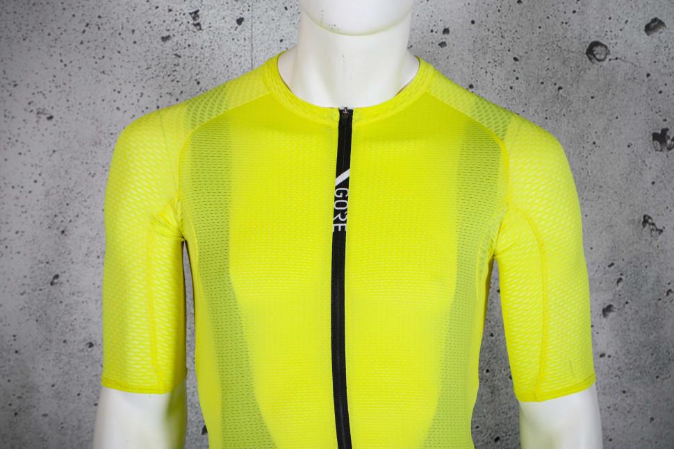 2023 Gore Torrent Breathe jersey - chest.jpg