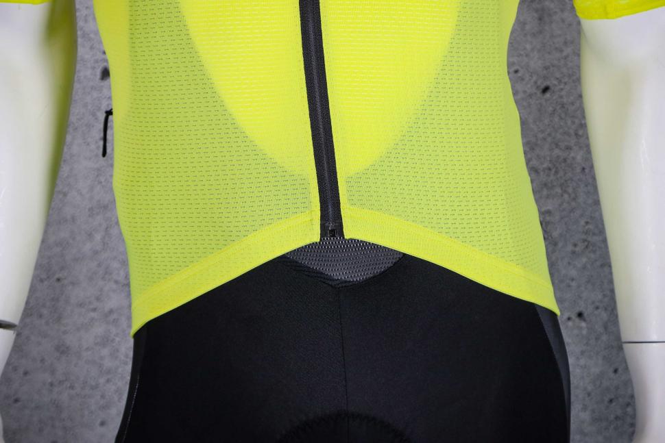 2023 Gore Torrent Breathe jersey - hem.jpg