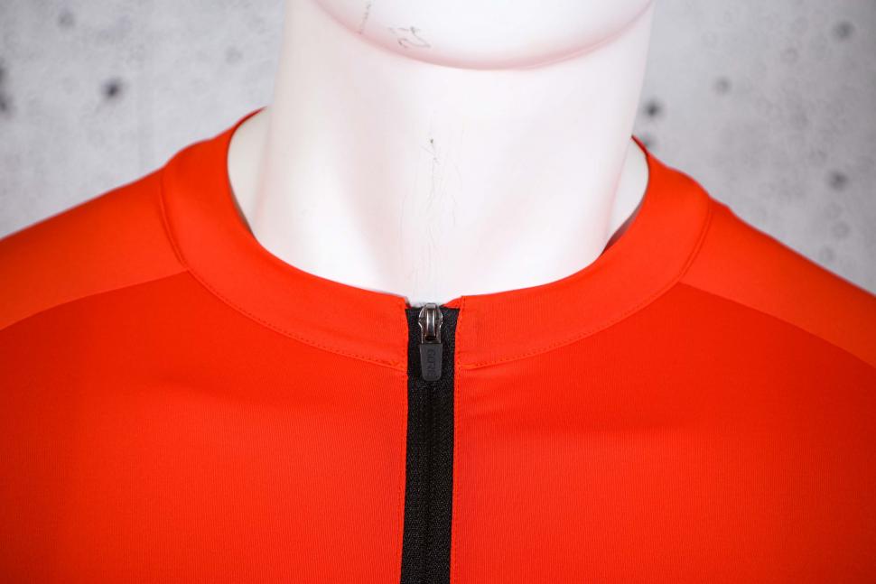 2023 Gore Torrent Long Sleeve Jersey - collar.jpg