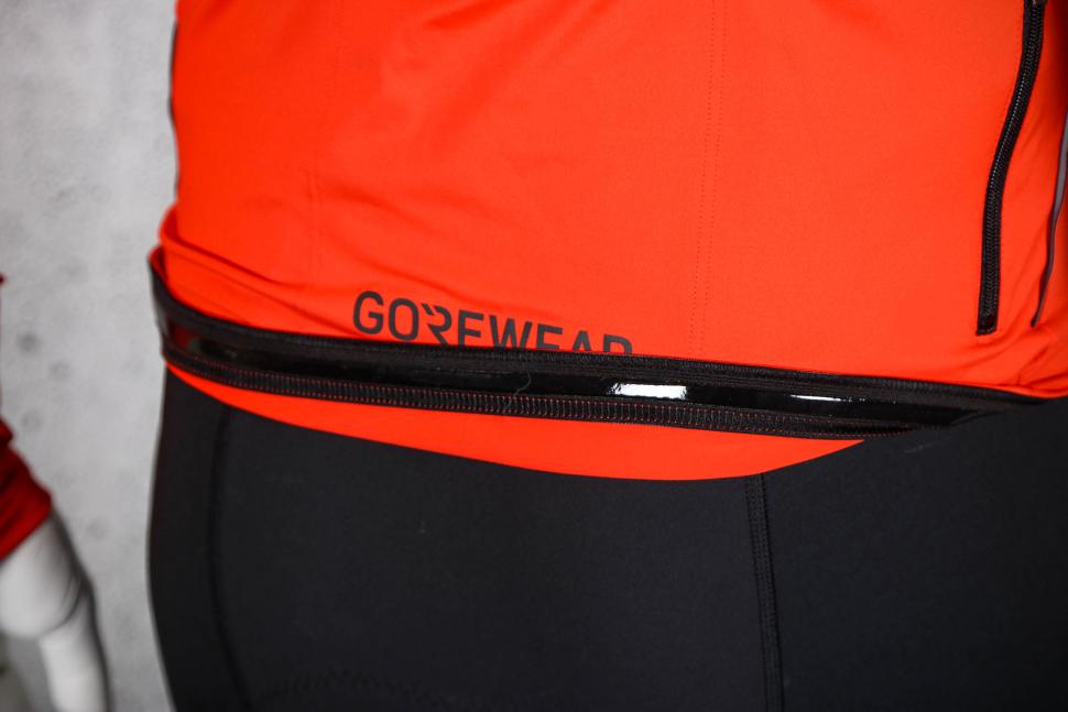 2023 Gore Torrent Long Sleeve Jersey - gripper strip.jpg