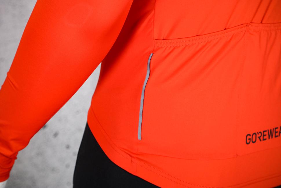2023 Gore Torrent Long Sleeve Jersey - reflective detail.jpg