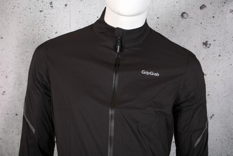 2023 GripGrab Lightweight Waterproof Jacket - chest.jpg