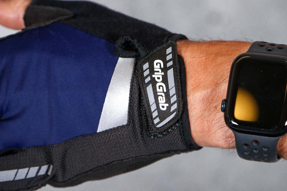 2023 GripGrab SuperGel Padded Short Finger Summer Gloves - strap.jpg