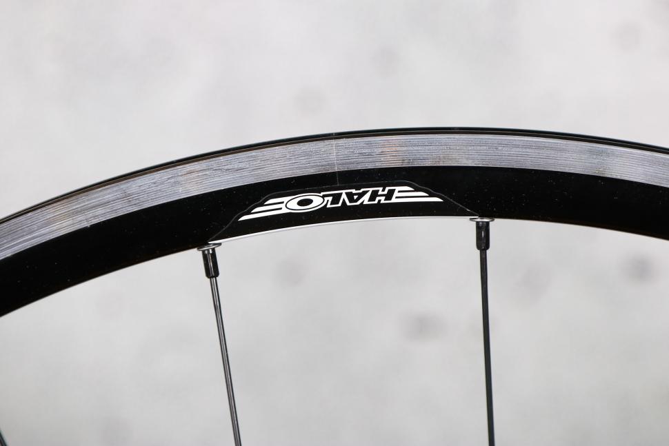 2023 Halo White Line 700c Wheels - rim detail.jpg