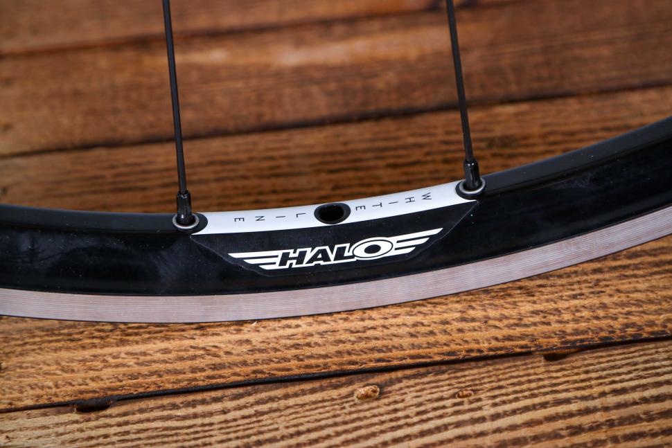 2023 Halo White Line 700c Wheels - valve hole.jpg