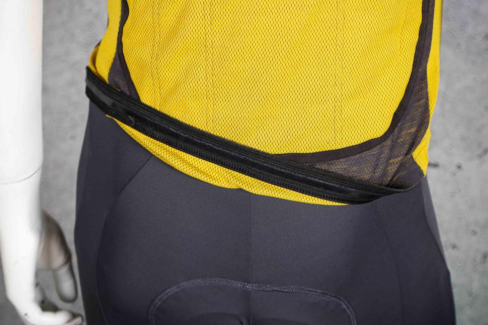 2023 Howies Mens Doull Short Sleeve Cycle Jersey - gripper.jpg