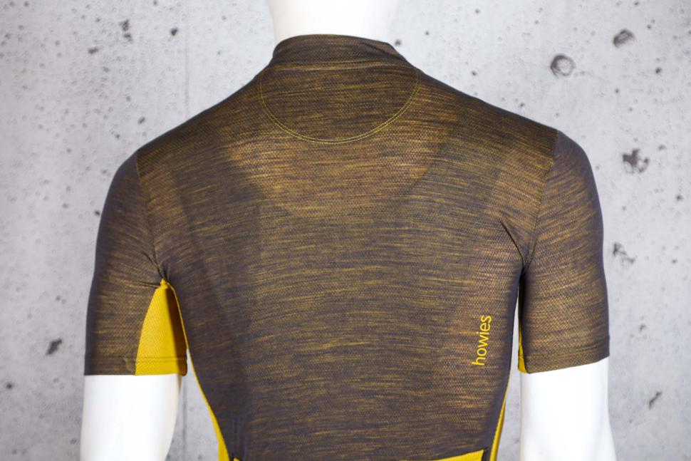 2023 Howies Mens Doull Short Sleeve Cycle Jersey - shoulders.jpg