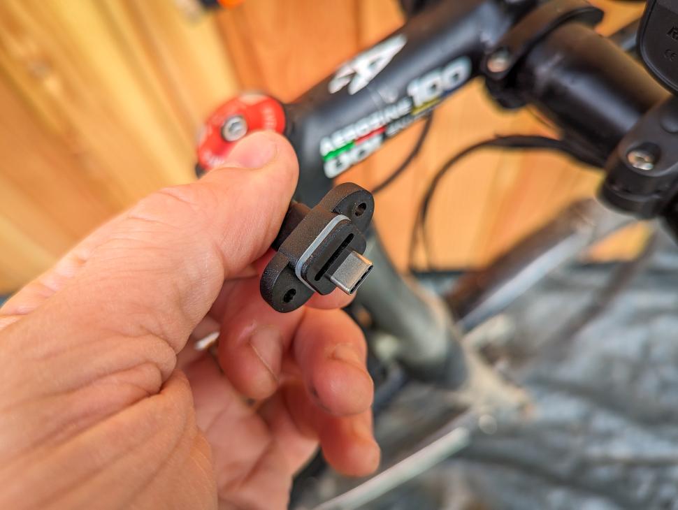 2023 Innovv K6 dual camera system - camera connector 2.jpg