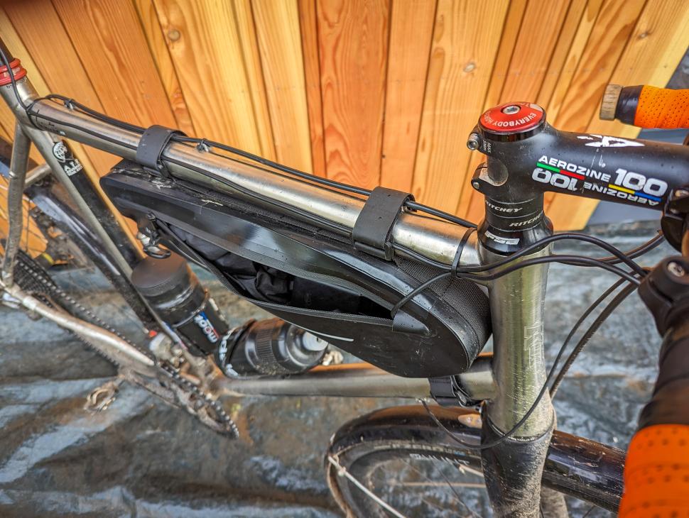 2023 Innovv K6 dual camera system - kinesis frame bag.jpg