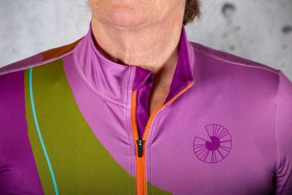 2023 Iris Amadinia Long Sleeve Jersey - collar 2.jpg