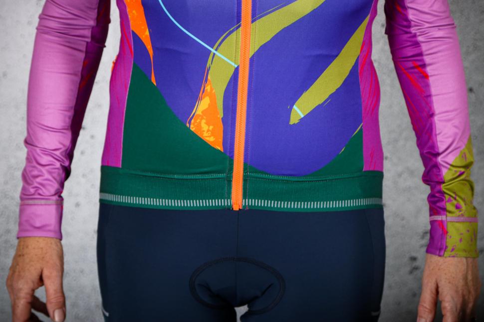 2023 Iris Amadinia Long Sleeve Jersey - hem.jpg
