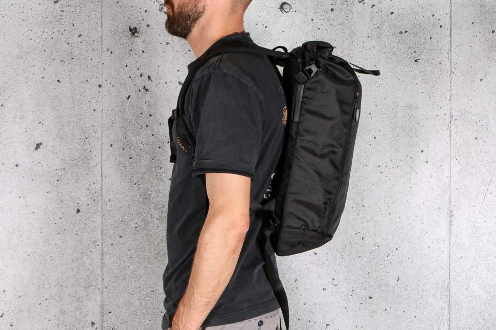 2023 Jack Wolfskin Helsinki Rolltop - side.jpg