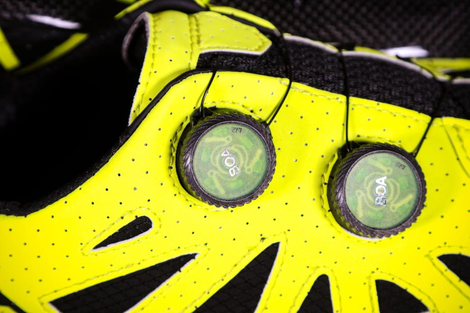 2023 Lake CX302 road cycling shoes - boa dial.jpg