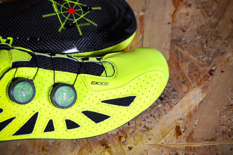 2023 Lake CX302 road cycling shoes - toe.jpg