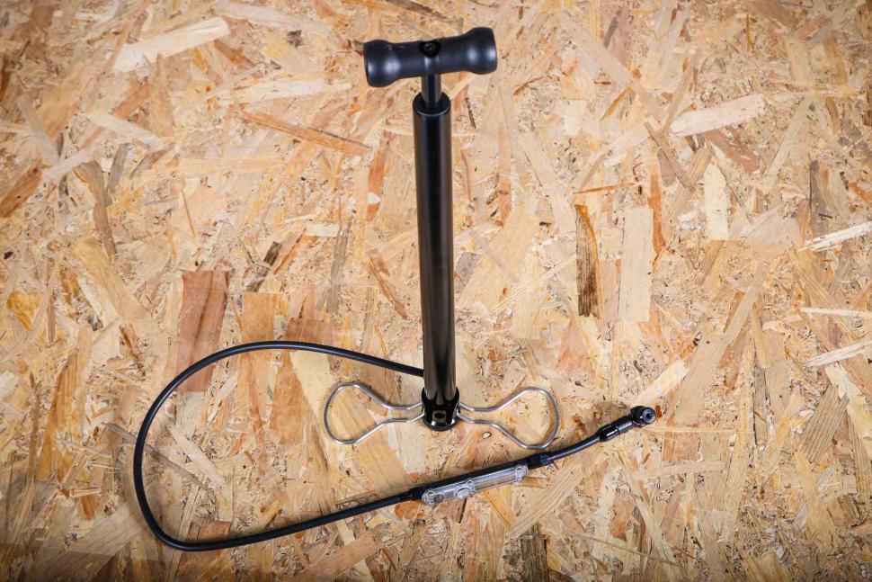 2023 Lezyne Digital Travel Floor Drive - 2.jpg