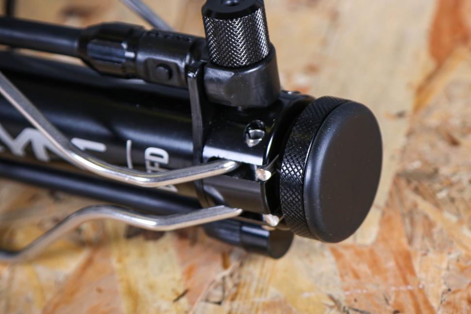 2023 Lezyne Digital Travel Floor Drive - rubber base.jpg