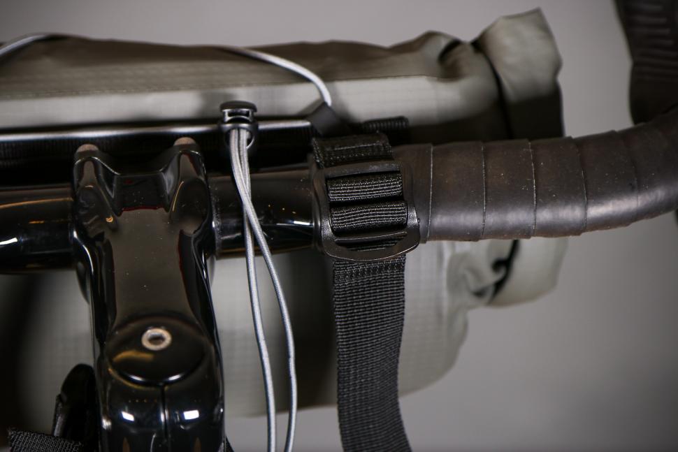 2023 Lomo 3L Bikepacking Handlebar Dry Bag - handlebar strap.jpg