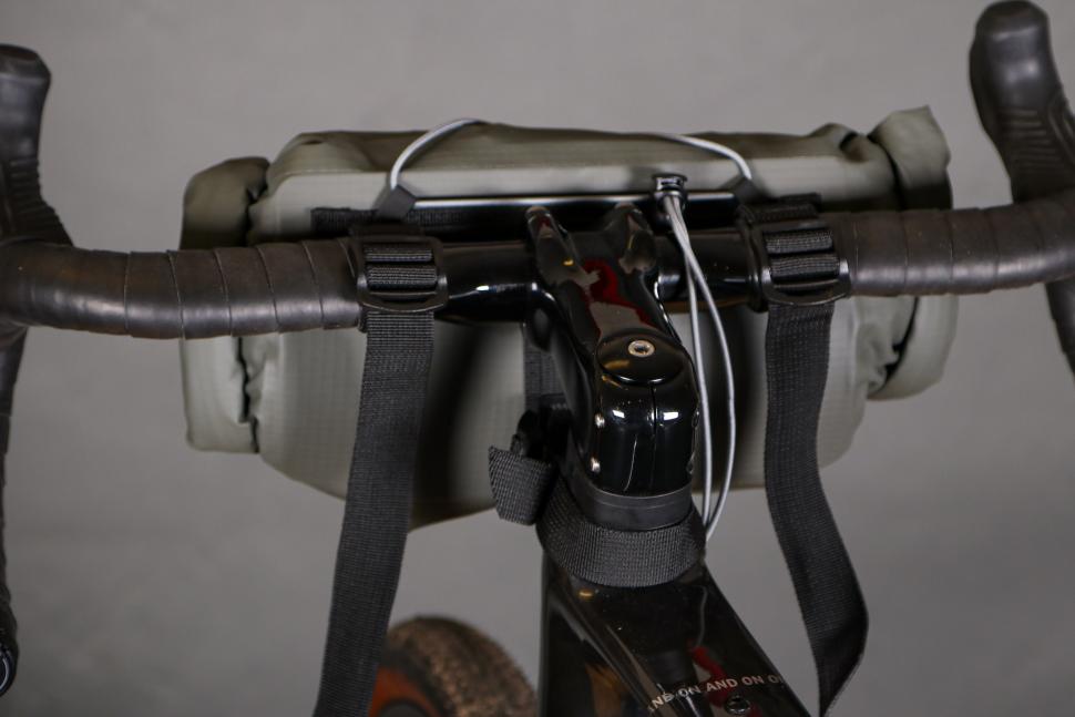 2023 Lomo 3L Bikepacking Handlebar Dry Bag - straps.jpg