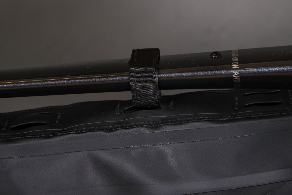 2023 Lomo Bike Frame Dry Bag - strap 2.jpg