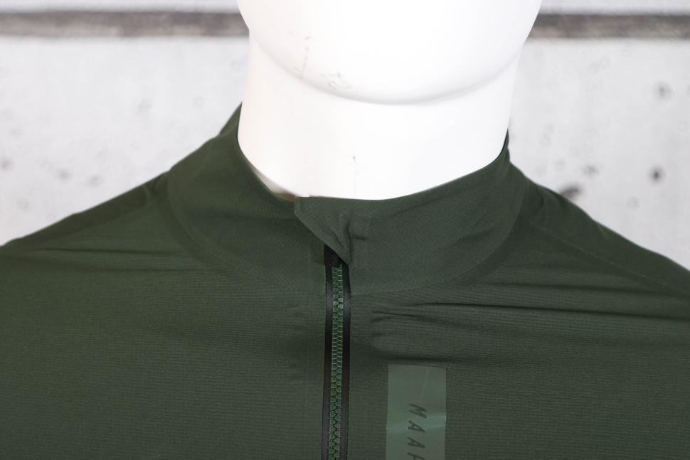 2023 MAAP Atmos Jacket - collar.jpg