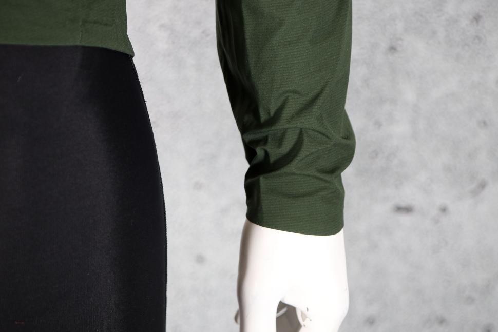 2023 MAAP Atmos Jacket - cuff.jpg