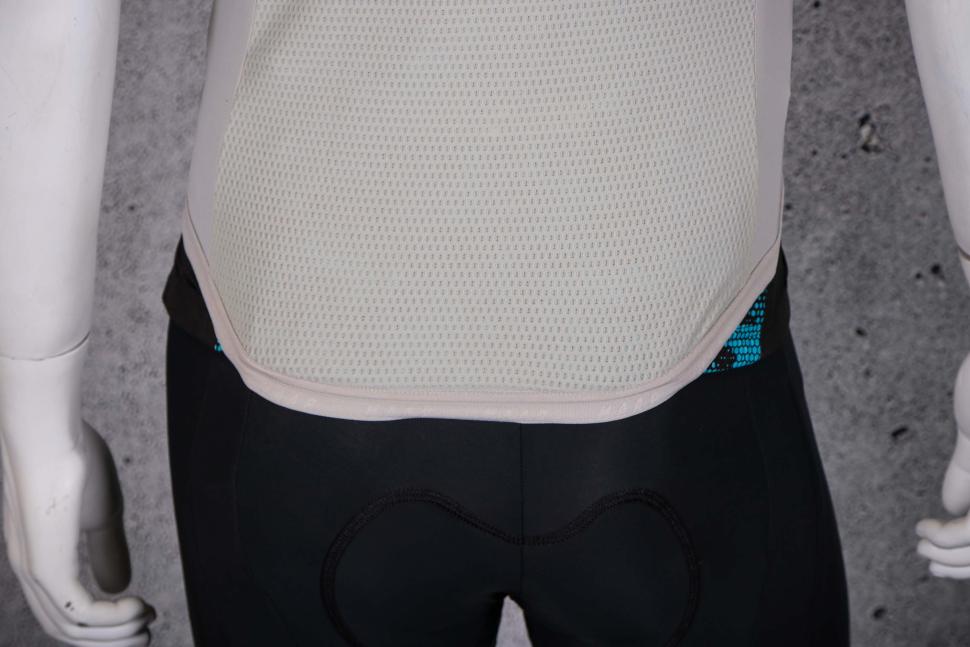2023 MAAP Draft Team Vest - tail.jpg