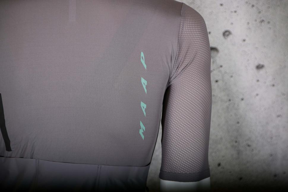 2023 MAAP Evade Pro Base Jersey 2.0 - back logo.jpg
