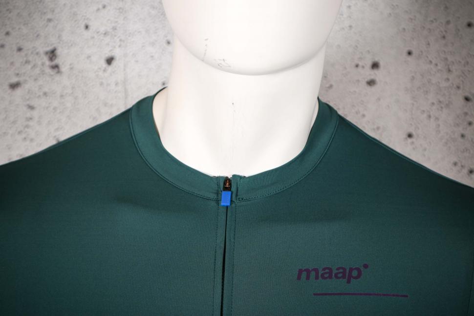 2023 MAAP Training Jersey - collar.jpg