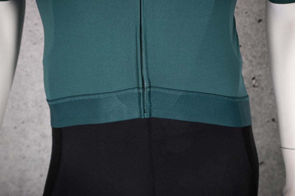 2023 MAAP Training Jersey - hem.jpg