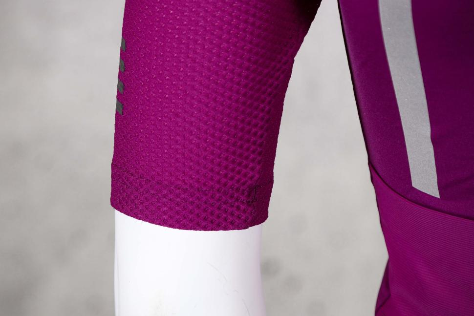 2023 MAAP Women's Evade Pro Base Jersey 2.0 - cuff.jpg