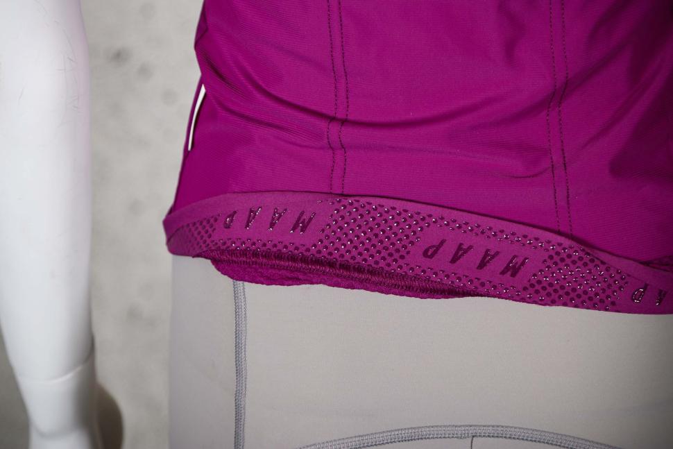 2023 MAAP Women's Evade Pro Base Jersey 2.0 - gripper.jpg