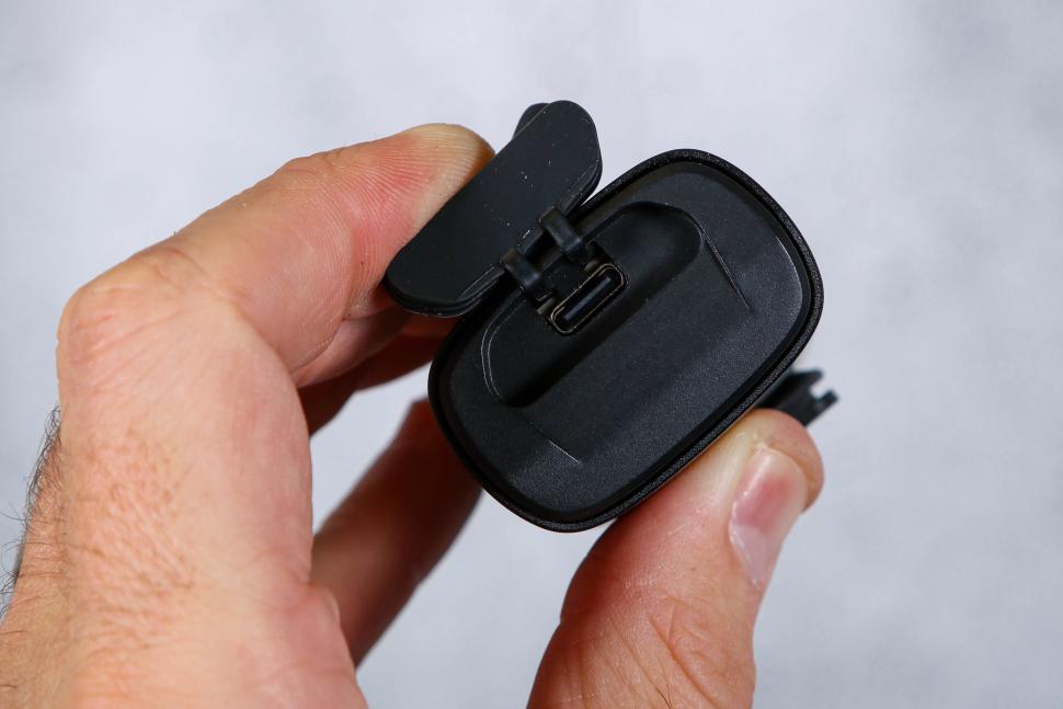 2023 Magicshine RAY 2600B Bluetooth bike light - charging port.jpg