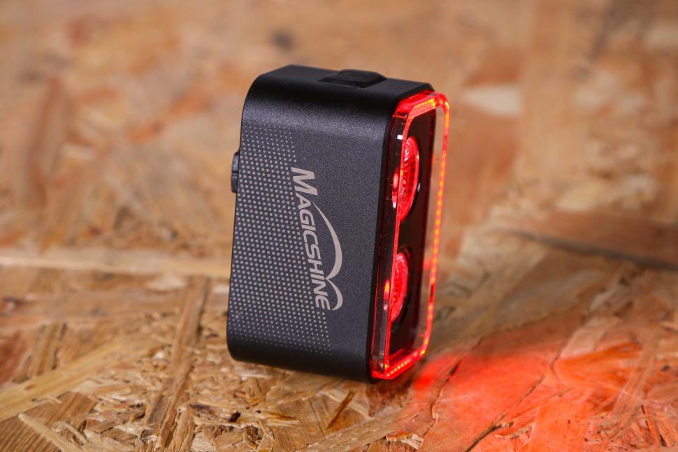 2023 Magicshine SEEMEE 300 Smart tail light - 2.jpg
