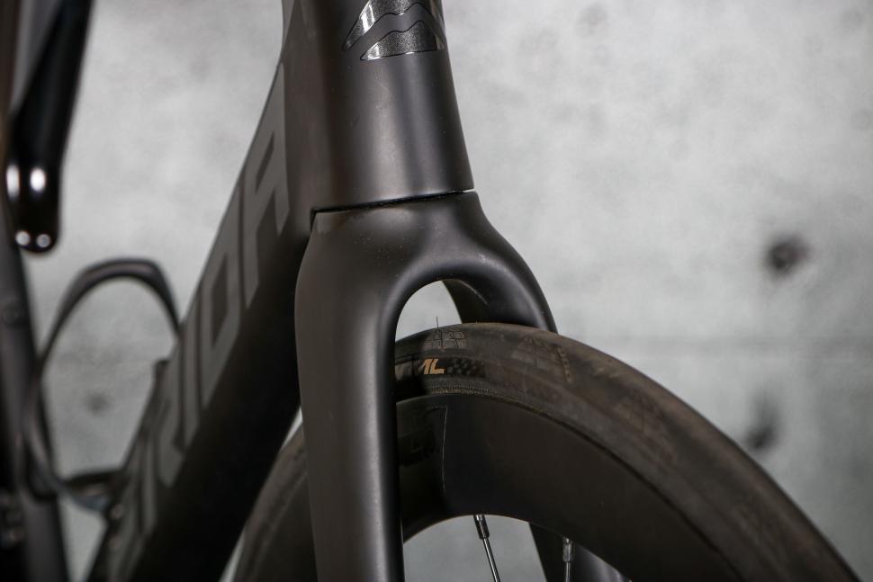 2023 Merida Reacto 7000 - fork clearance.jpg